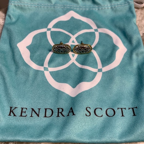 Kendra Scott Jewelry - Kendra Scott Ellie Stud Earrings